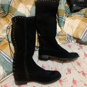 Black Lace Up Boots with Streamlined Silhouette